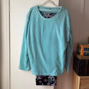 3/$20 NWOT fuzzy pajamas